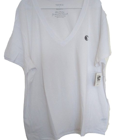 torrid Tops - NWT Torrid YIN & YANG RELAX FIT SIGNATURE JERSEY V-NECK TEE SHIRT plus size 1X